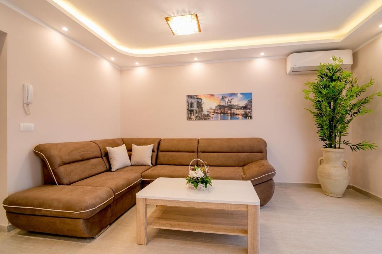 Apartmani Matej Kotor Exteriör bild