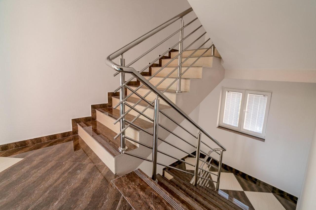 Apartmani Matej Kotor Exteriör bild